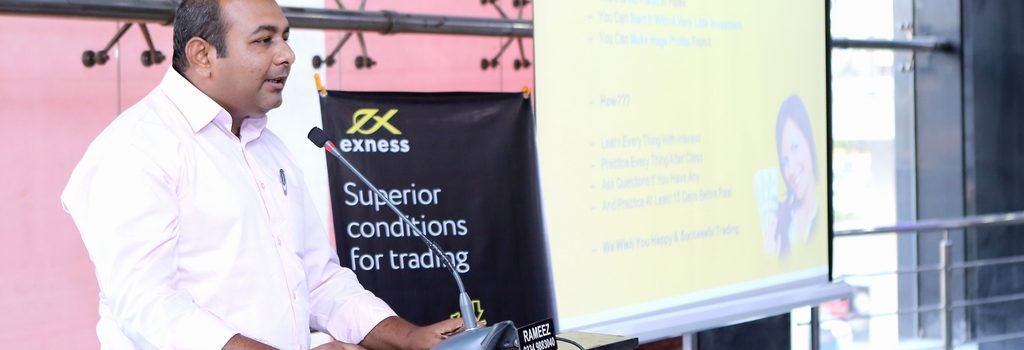 Dr. Zia-al-Hassan (ForexGuru) Delivering Forex Training Lecture During Exness.Com Seminar In Islamabad