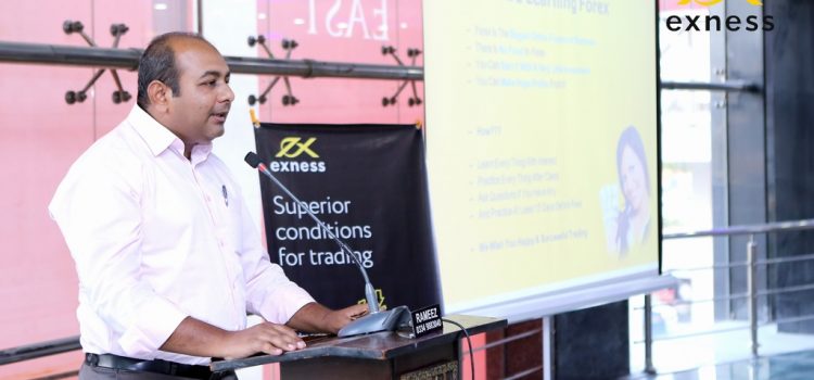 Dr. Zia-al-Hassan (ForexGuru) Delivering Forex Training Lecture During Exness.Com Seminar In Islamabad